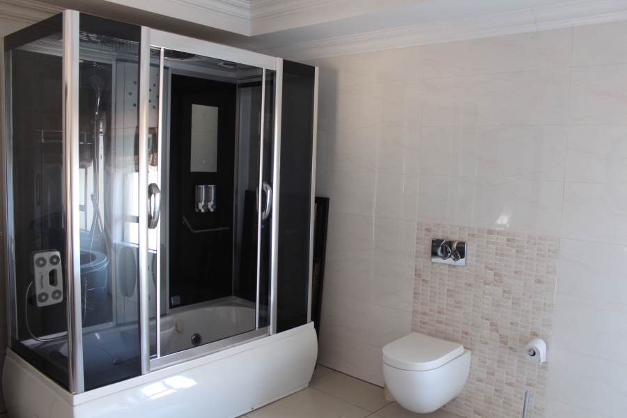 5 Bedroom Property for Sale in Helderwyk Gauteng