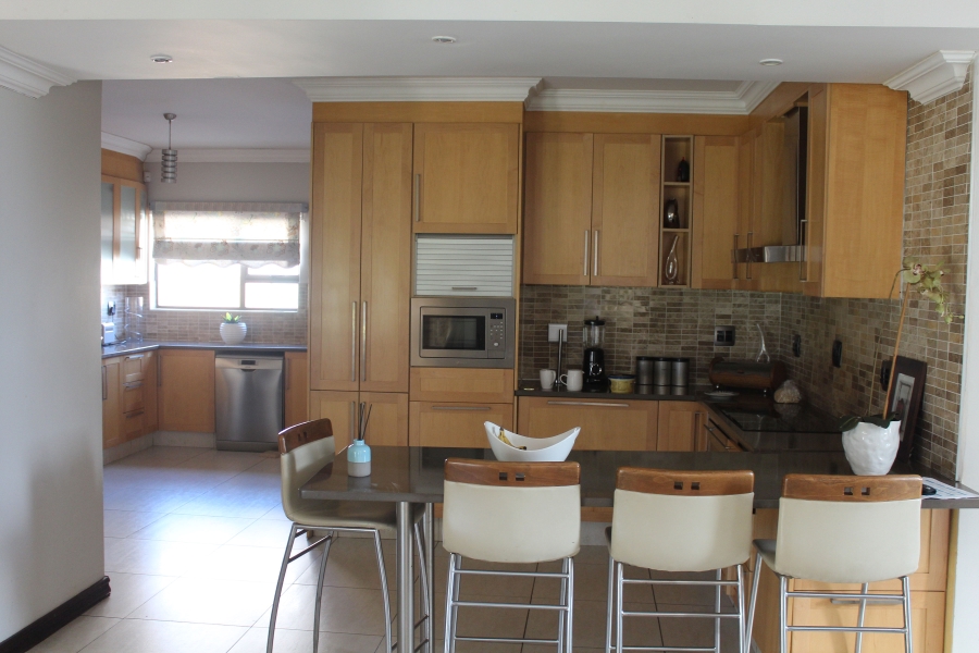 5 Bedroom Property for Sale in Helderwyk Gauteng