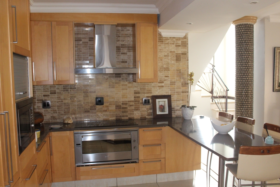 5 Bedroom Property for Sale in Helderwyk Gauteng