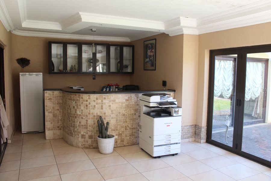 5 Bedroom Property for Sale in Helderwyk Gauteng