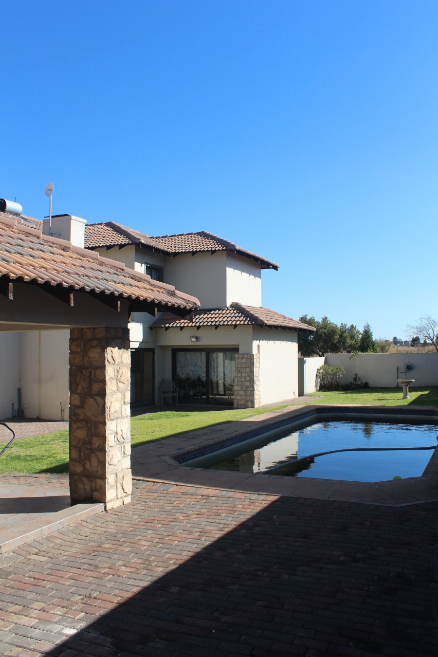 5 Bedroom Property for Sale in Helderwyk Gauteng