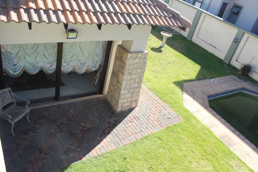 5 Bedroom Property for Sale in Helderwyk Gauteng