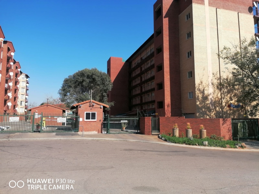 To Let 2 Bedroom Property for Rent in Die Wilgers Gauteng