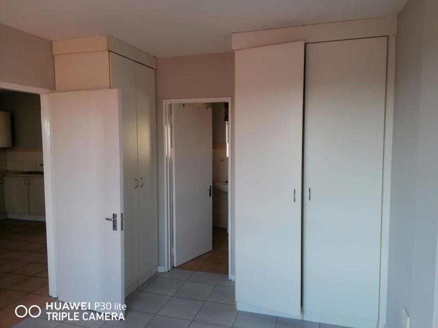 To Let 2 Bedroom Property for Rent in Die Wilgers Gauteng