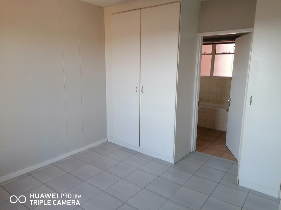 To Let 2 Bedroom Property for Rent in Die Wilgers Gauteng