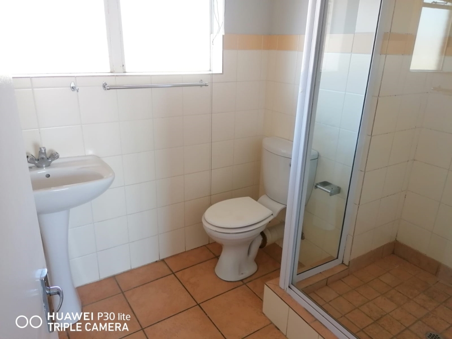 To Let 2 Bedroom Property for Rent in Die Wilgers Gauteng