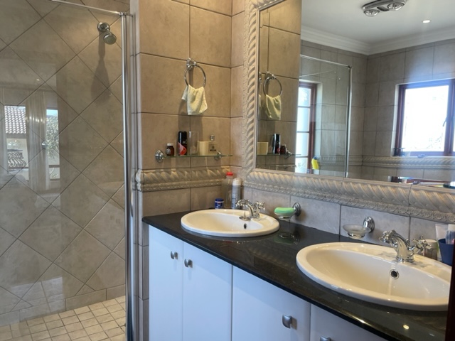 3 Bedroom Property for Sale in Bedfordview Gauteng