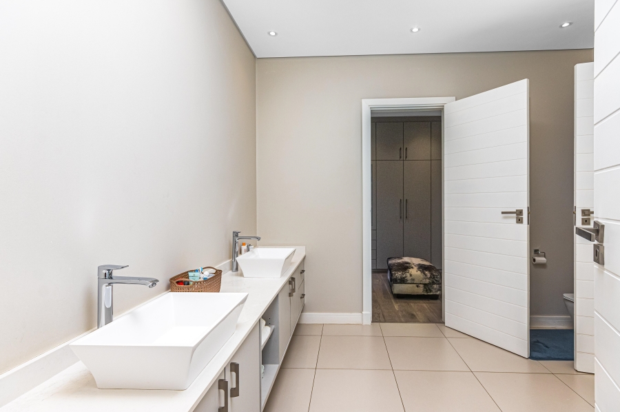 5 Bedroom Property for Sale in Blue Hills Equestrian Estate Gauteng