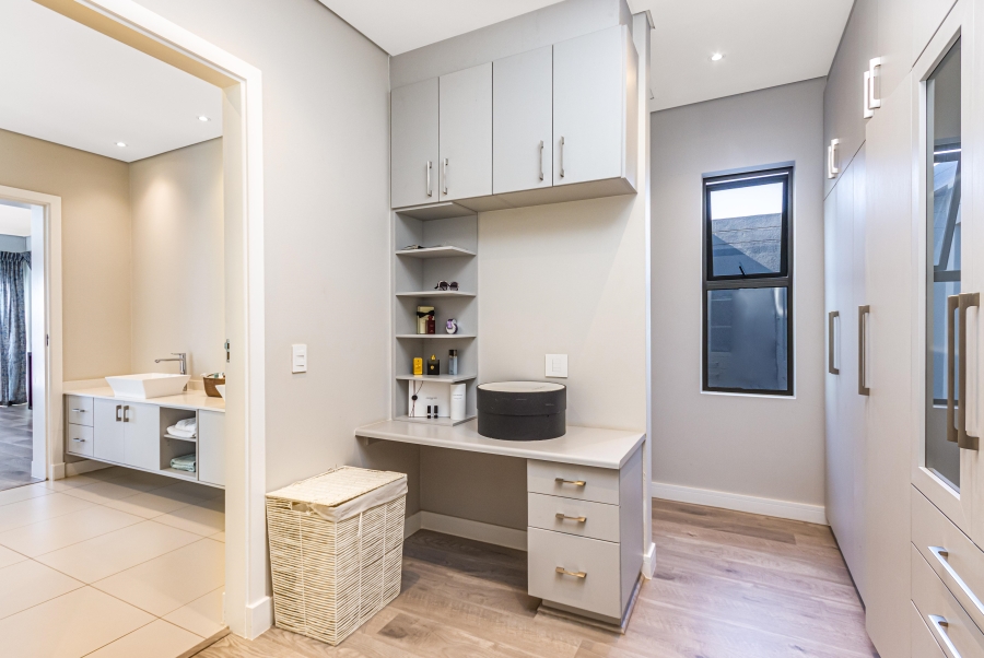 5 Bedroom Property for Sale in Blue Hills Equestrian Estate Gauteng