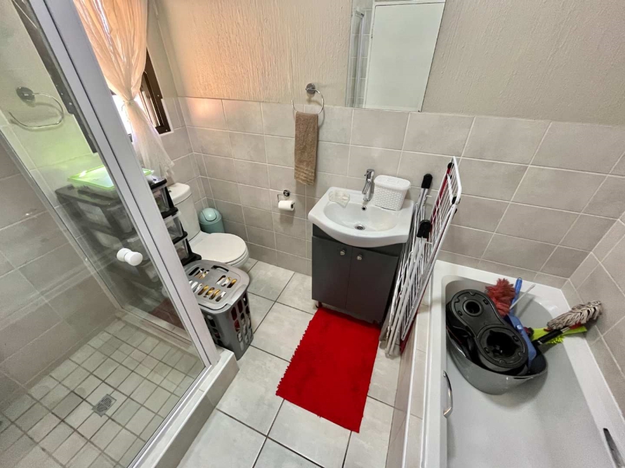 3 Bedroom Property for Sale in Barbeque Downs Gauteng