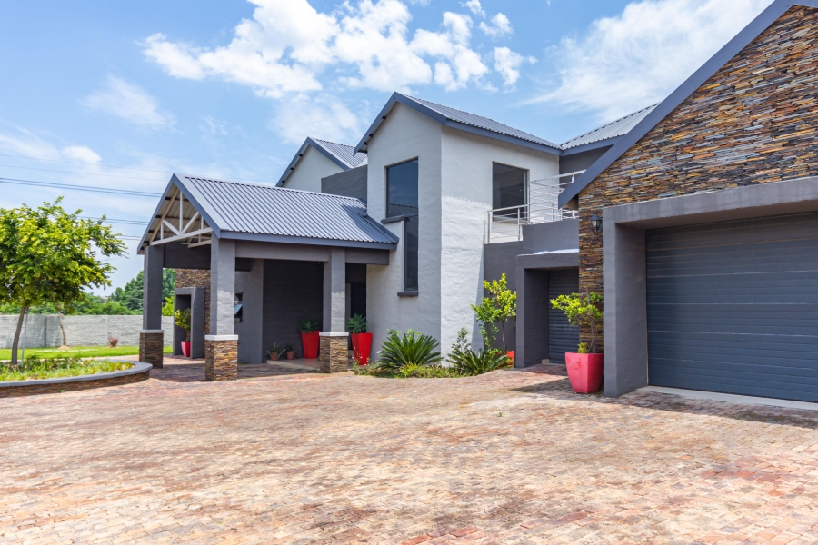 4 Bedroom Property for Sale in Blue Hills Equestrian Estate Gauteng