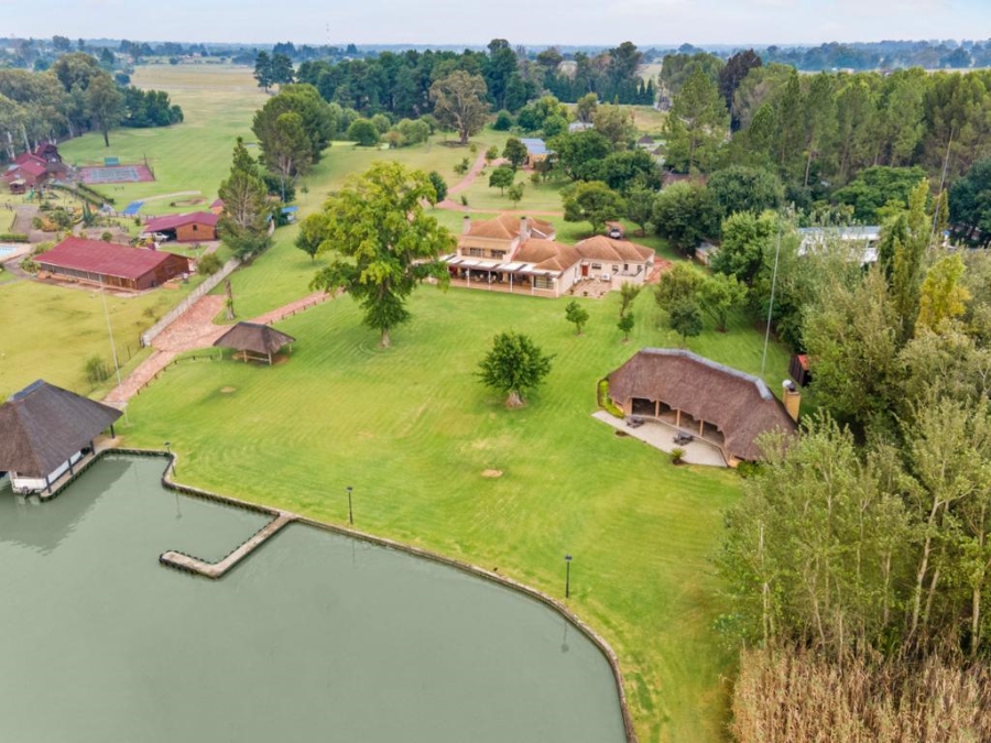 4 Bedroom Property for Sale in Theoville Gauteng