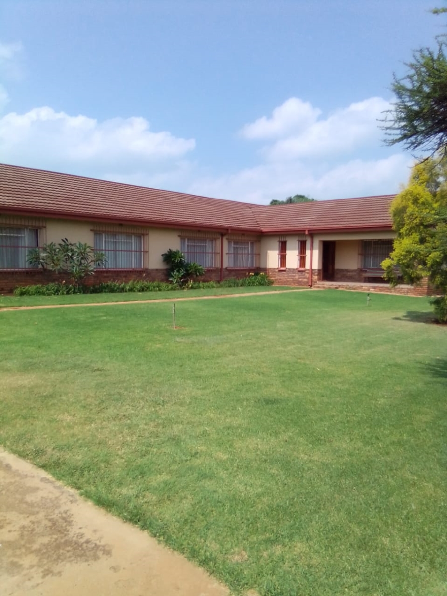 4 Bedroom Property for Sale in Magaliesmoot Gauteng