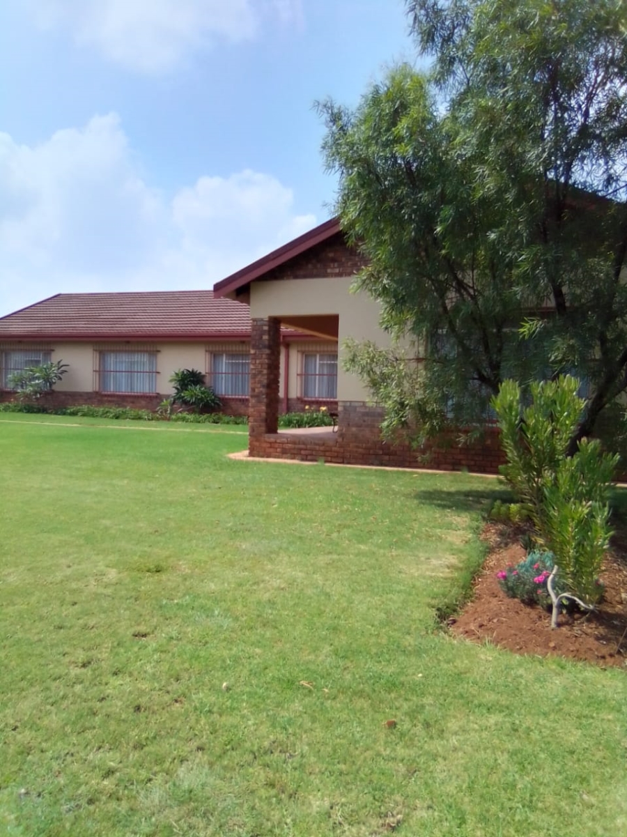 4 Bedroom Property for Sale in Magaliesmoot Gauteng