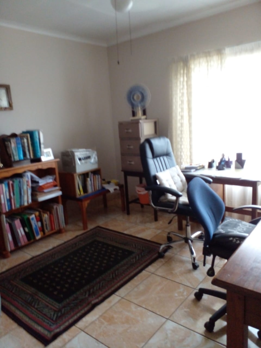 4 Bedroom Property for Sale in Magaliesmoot Gauteng