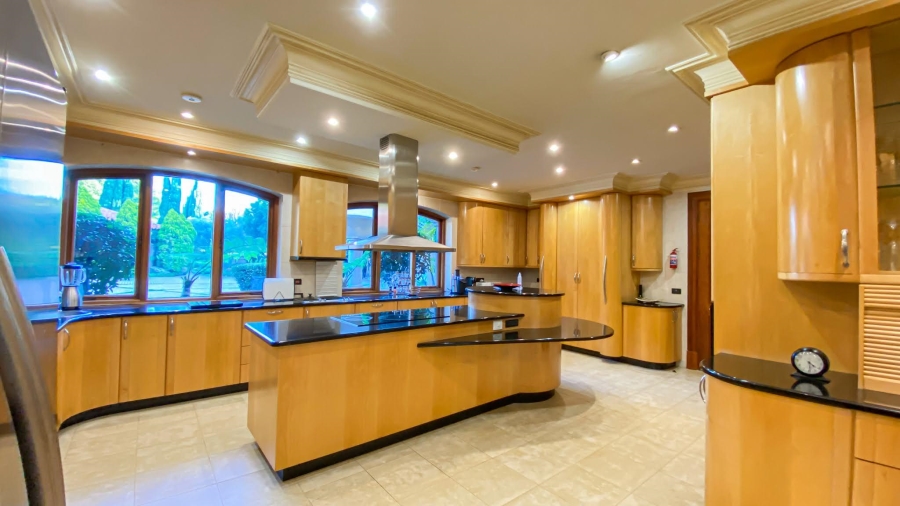 To Let 7 Bedroom Property for Rent in Hyde Park Gauteng