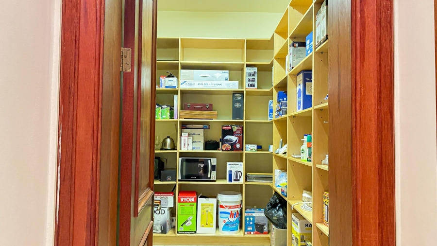 To Let 7 Bedroom Property for Rent in Hyde Park Gauteng