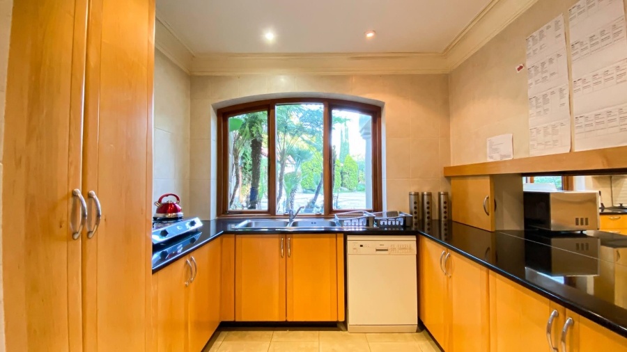 To Let 7 Bedroom Property for Rent in Hyde Park Gauteng