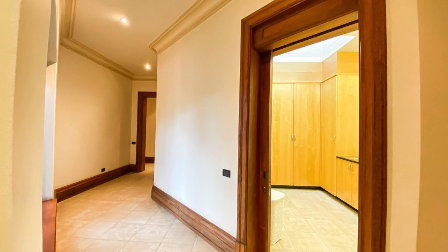 To Let 7 Bedroom Property for Rent in Hyde Park Gauteng