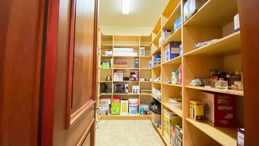 To Let 7 Bedroom Property for Rent in Hyde Park Gauteng