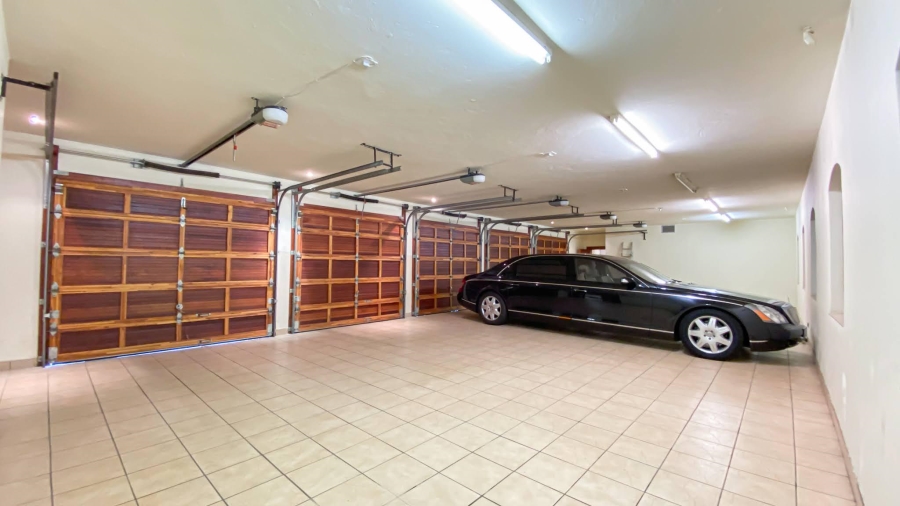 To Let 7 Bedroom Property for Rent in Hyde Park Gauteng