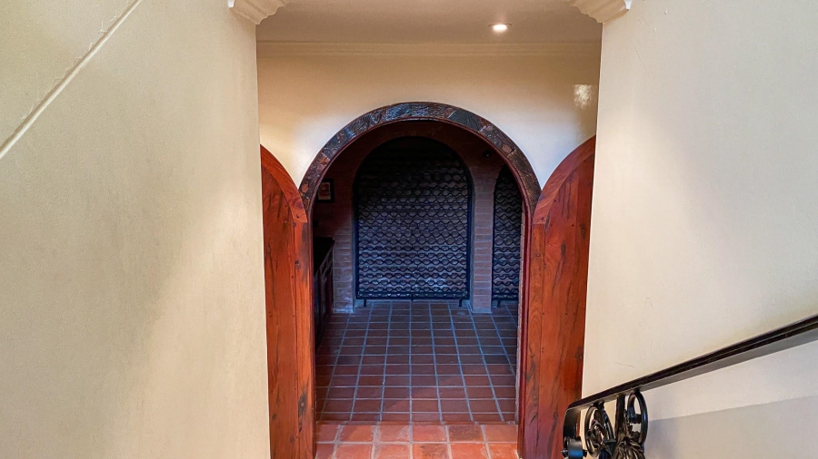 To Let 7 Bedroom Property for Rent in Hyde Park Gauteng