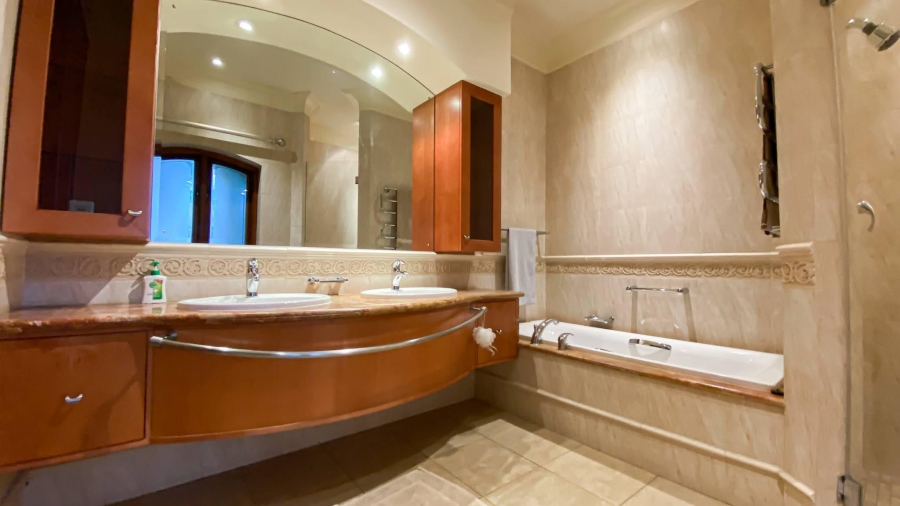 To Let 7 Bedroom Property for Rent in Hyde Park Gauteng