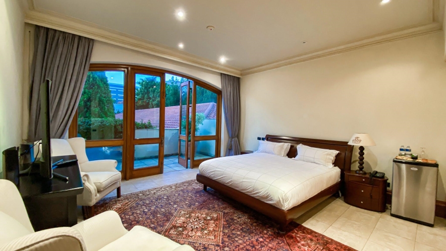 To Let 7 Bedroom Property for Rent in Hyde Park Gauteng