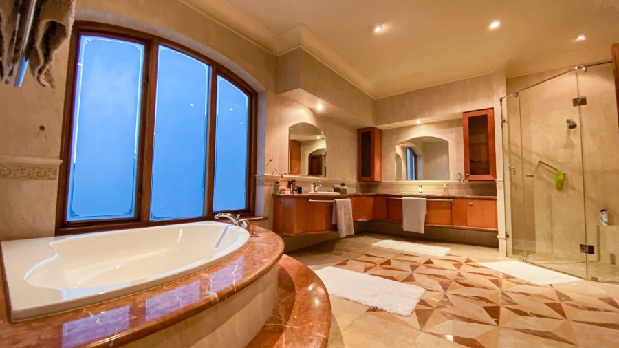 To Let 7 Bedroom Property for Rent in Hyde Park Gauteng