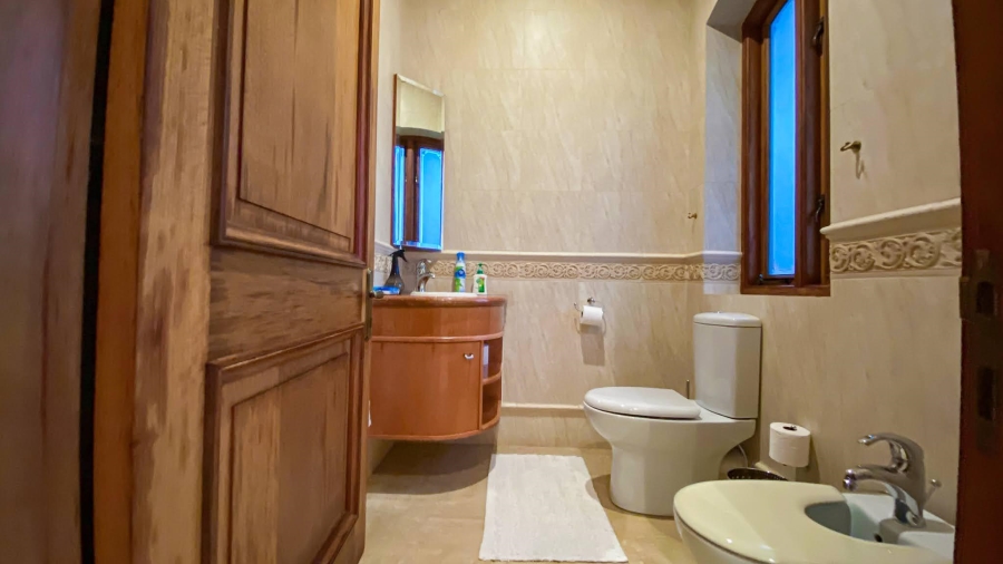 To Let 7 Bedroom Property for Rent in Hyde Park Gauteng