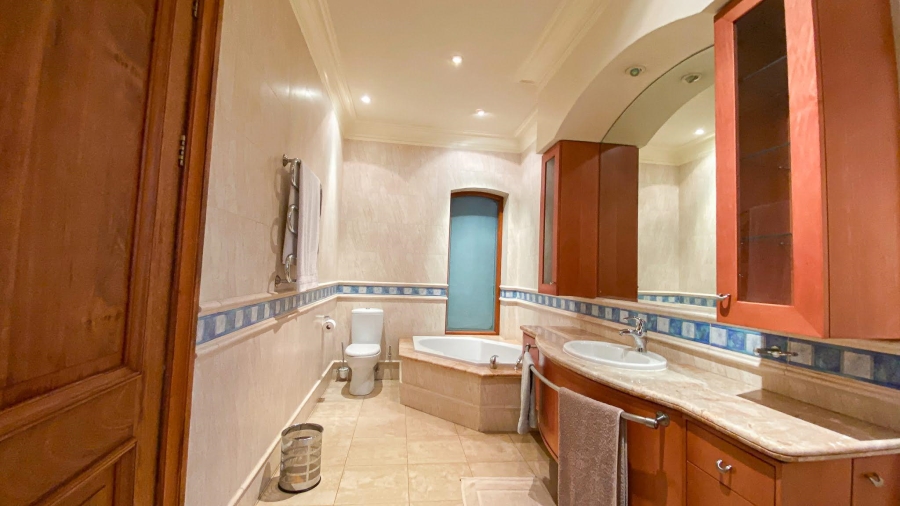 To Let 7 Bedroom Property for Rent in Hyde Park Gauteng