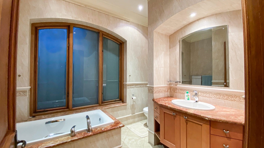 To Let 7 Bedroom Property for Rent in Hyde Park Gauteng