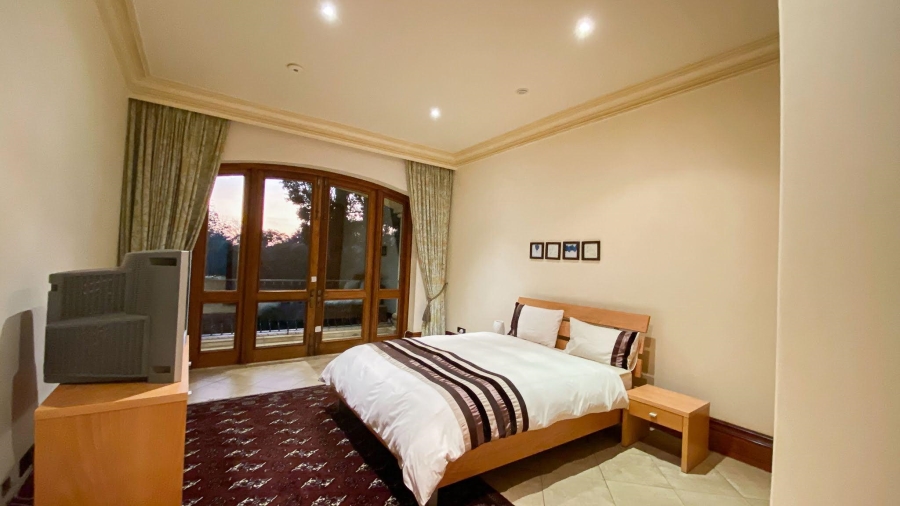 To Let 7 Bedroom Property for Rent in Hyde Park Gauteng