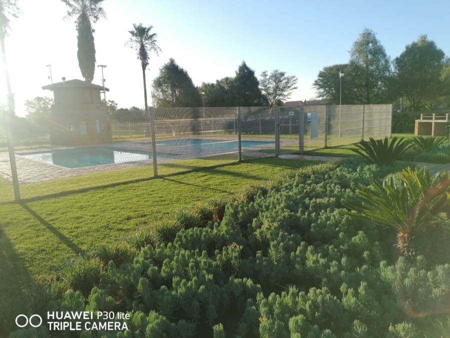 To Let 2 Bedroom Property for Rent in Equestria Gauteng