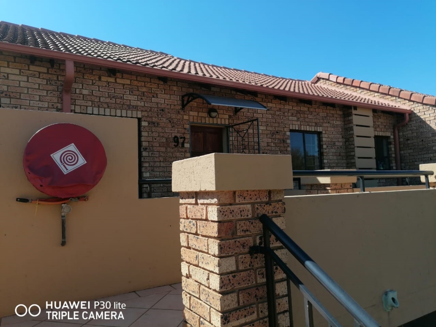 To Let 2 Bedroom Property for Rent in Equestria Gauteng