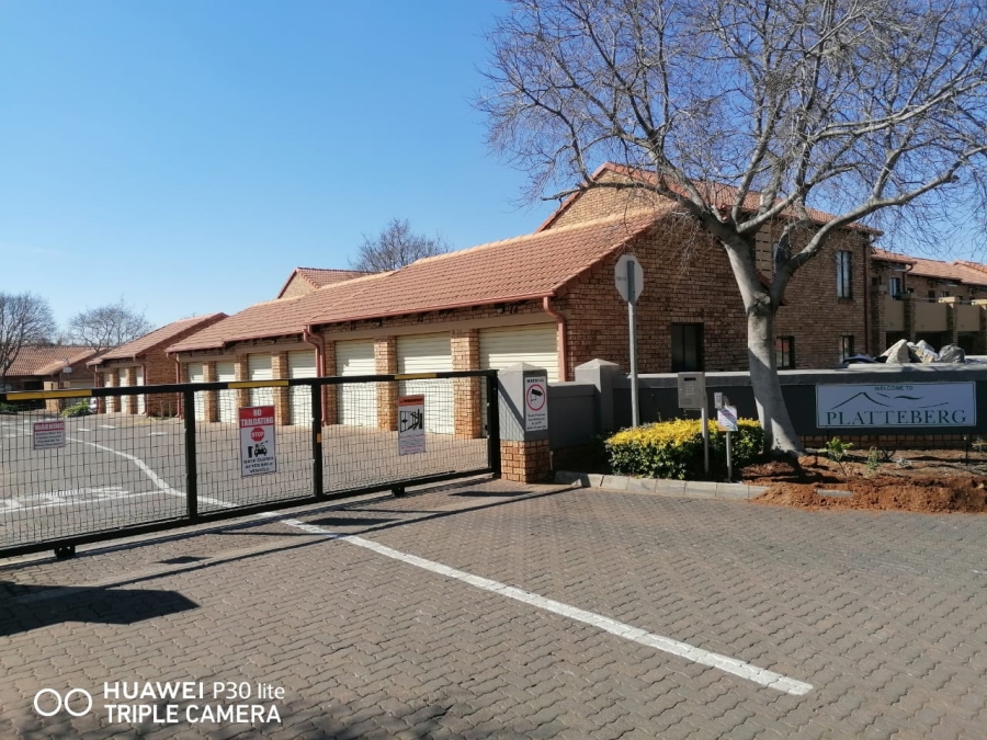 To Let 2 Bedroom Property for Rent in Equestria Gauteng