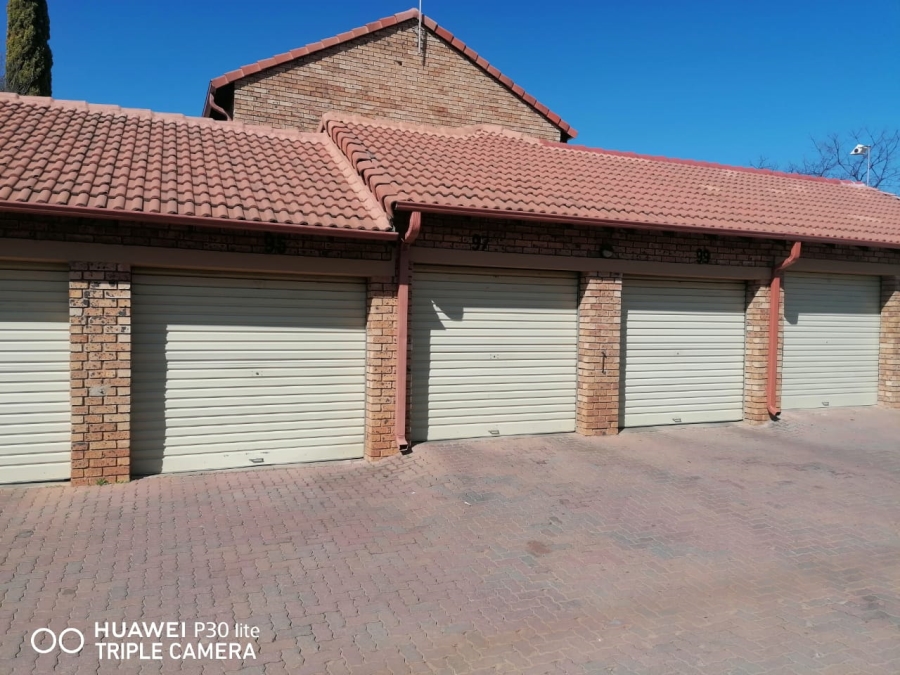 To Let 2 Bedroom Property for Rent in Equestria Gauteng