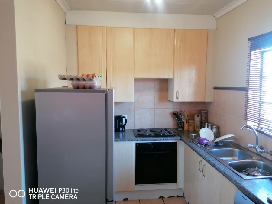To Let 2 Bedroom Property for Rent in Equestria Gauteng