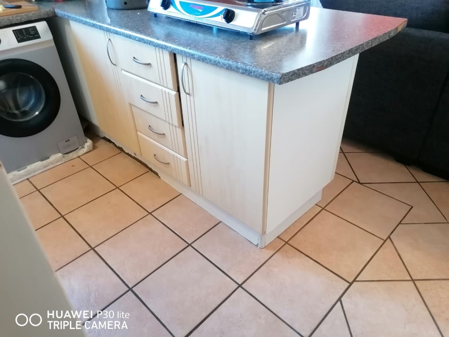 To Let 2 Bedroom Property for Rent in Equestria Gauteng