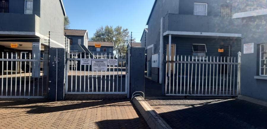 2 Bedroom Property for Sale in Pollak Park Gauteng