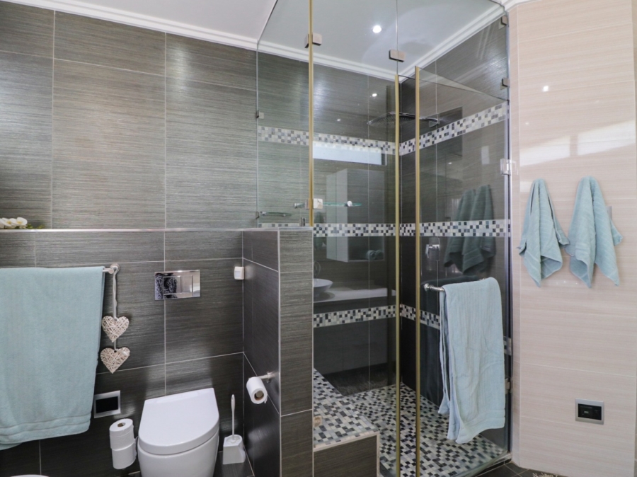 5 Bedroom Property for Sale in Northdene Gauteng