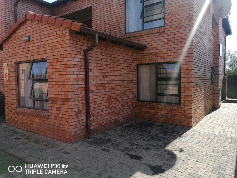 To Let 3 Bedroom Property for Rent in Willow Park Manor Gauteng