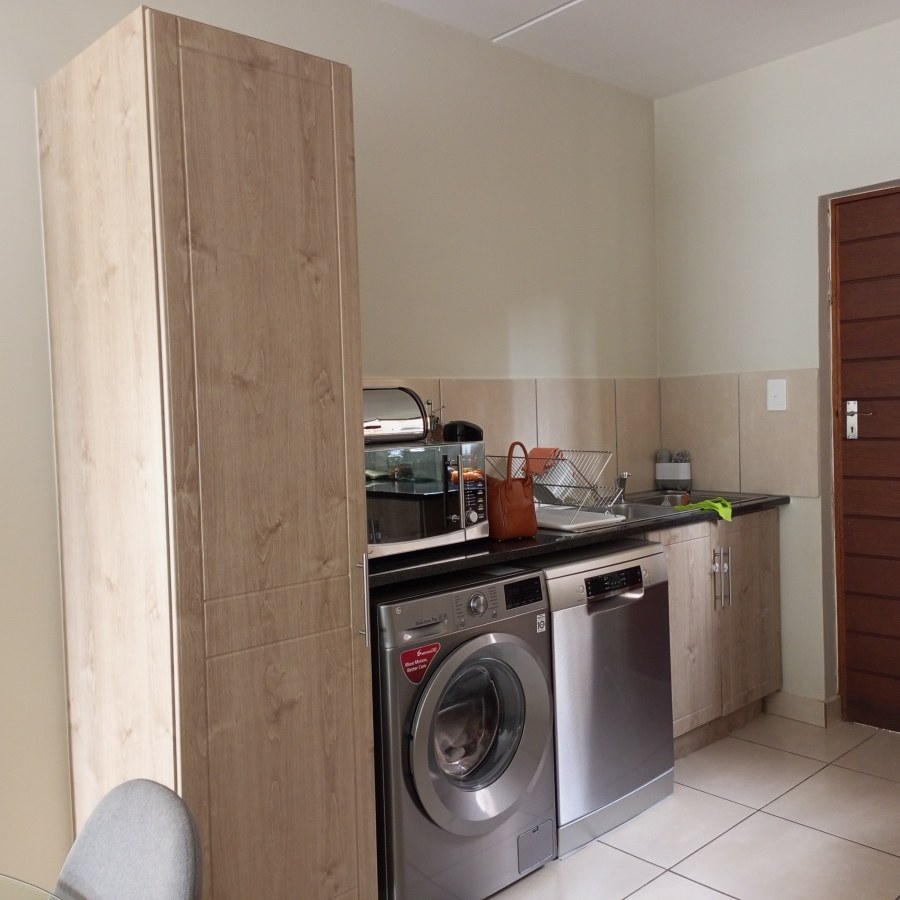 To Let 3 Bedroom Property for Rent in Oukraal Estate Gauteng