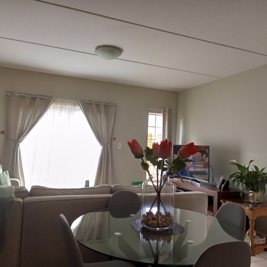 To Let 3 Bedroom Property for Rent in Oukraal Estate Gauteng