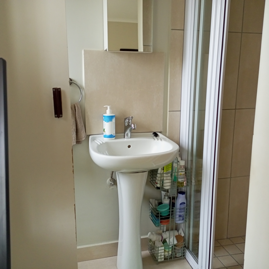 To Let 3 Bedroom Property for Rent in Oukraal Estate Gauteng