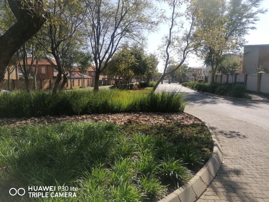 To Let 3 Bedroom Property for Rent in Oukraal Estate Gauteng