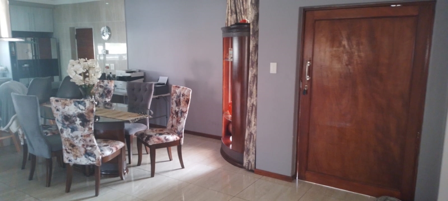 4 Bedroom Property for Sale in Helderwyk Gauteng