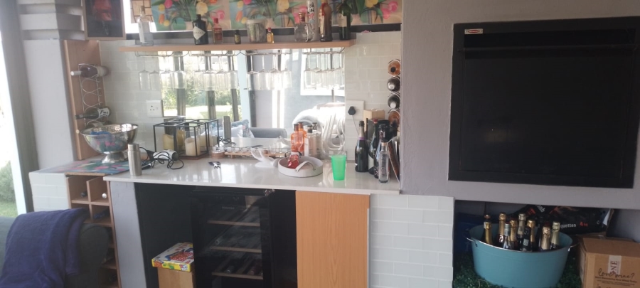 4 Bedroom Property for Sale in Helderwyk Gauteng