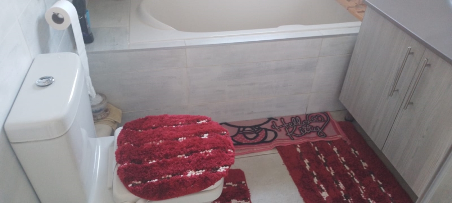 4 Bedroom Property for Sale in Helderwyk Gauteng