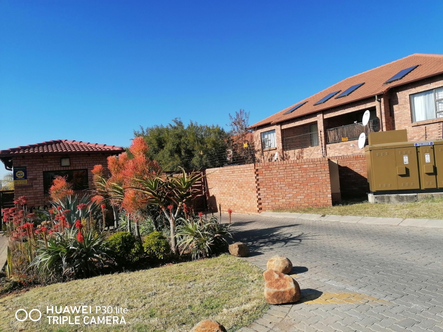 2 Bedroom Property for Sale in Willow Park Manor Gauteng